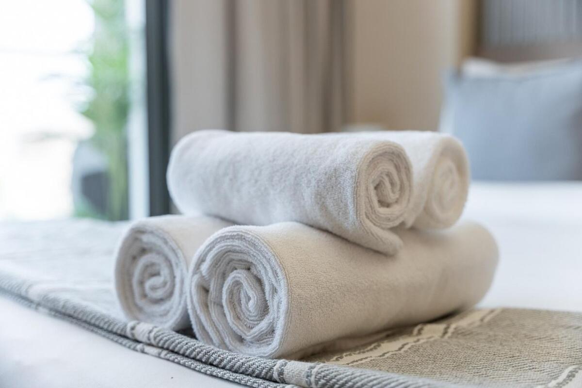Apartment Chic & Cozy At Laya Heights
